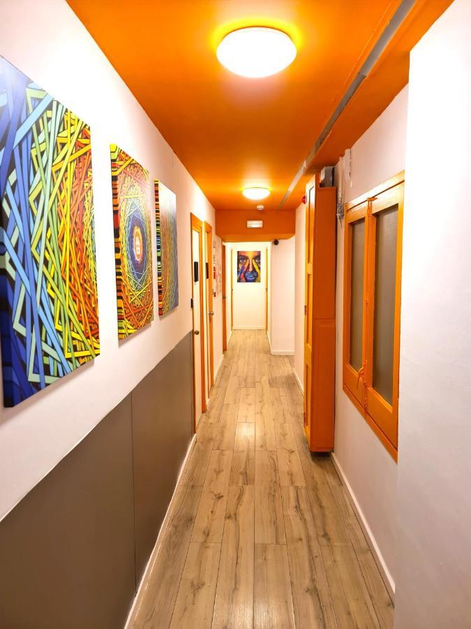 Arc House Gracia Hostel Barcelona Exterior photo