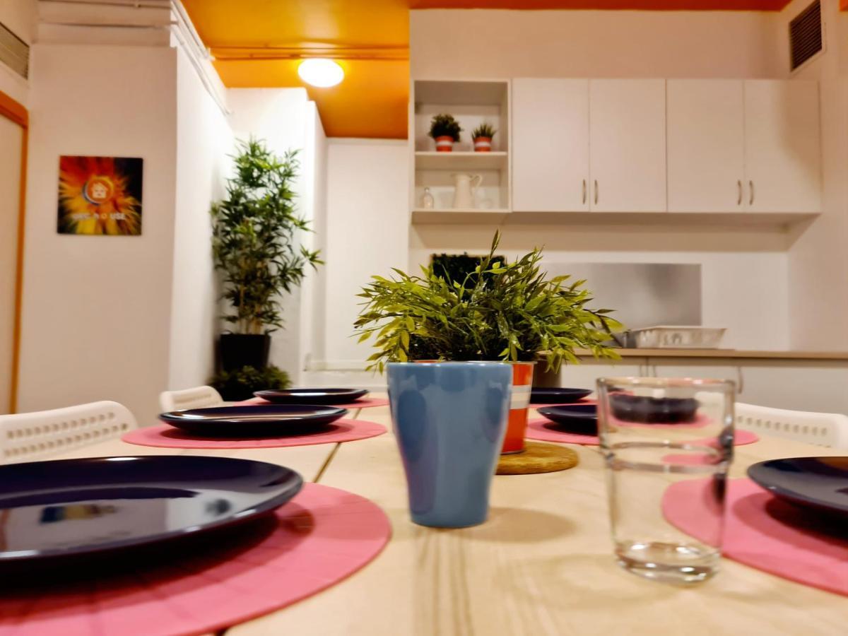 Arc House Gracia Hostel Barcelona Exterior photo