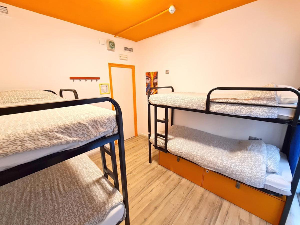 Arc House Gracia Hostel Barcelona Exterior photo